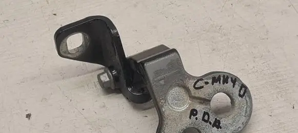 Ford C-MAX II Front door lower hinge AM51U22810AE