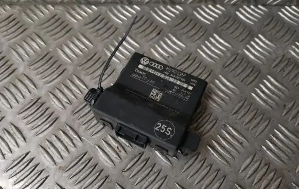 Audi A3 S3 8P Gateway control module 1K0907530P 1K0907951