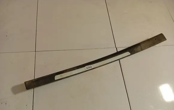 Front sill trim cover