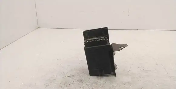 BMW 5 E34 Glow plug pre-heat relay 2243562 72RB500 1221