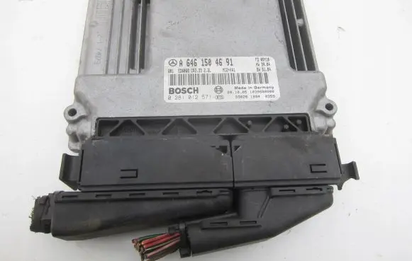 Mercedes-Benz Vito Viano W639 Engine control unit/module 0281012571
