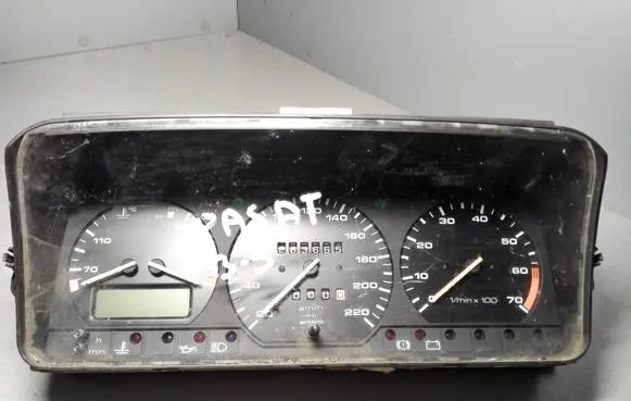 Volkswagen PASSAT B4 Speedometer (instrument cluster) 357919033CC
