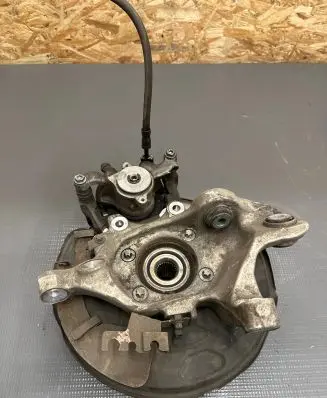 Mercedes-Benz E W238 Rear wheel hub 2133205