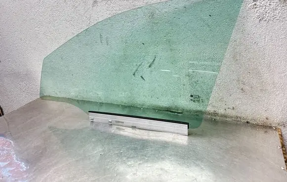 Opel Astra H Front door window glass four-door AS2M3240DOT682 E000231 43R001582