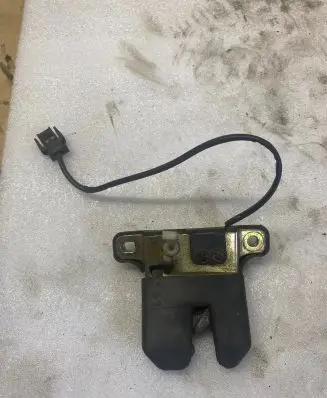 Audi A8 S8 D3 4E Tailgate lock latch 