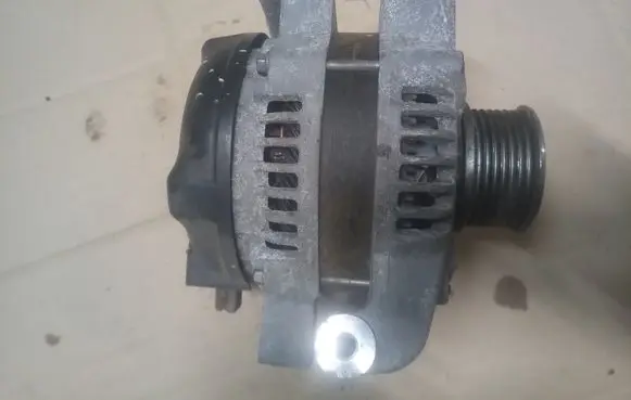 Toyota RAV 4 (XA40) Generator/alternator