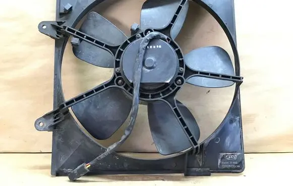 KIA Carnival Electric radiator cooling fan 0K55215025