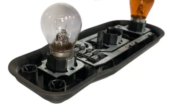 BMW 5 E39 Tail light bulb cover holder 8371324