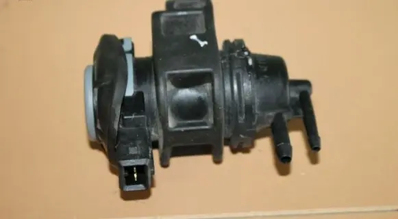 Nissan Qashqai Turbo solenoid valve 8200575400