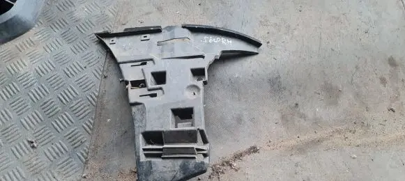 Volvo V70 Front bumper mounting bracket 09190304