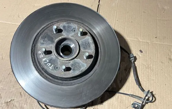 Hyundai Tucson TL Front wheel hub 51701D7560