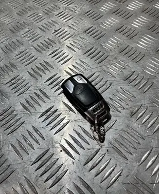 Audi A4 S4 B9 Ignition key/card VW25610
