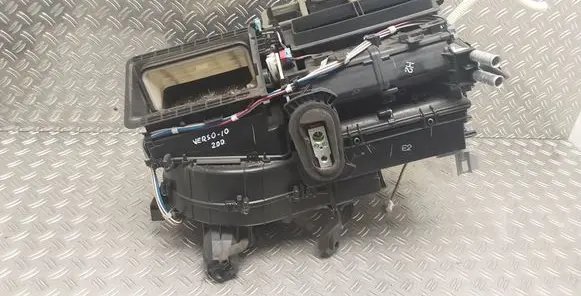 Interior heater climate box assembly