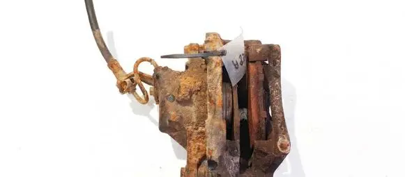 Volkswagen PASSAT B3 Front brake caliper