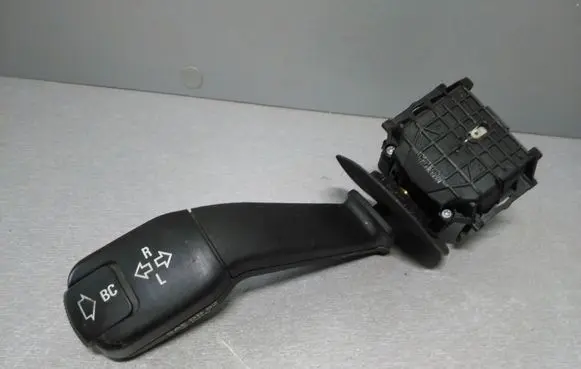 BMW 5 E39 Indicator stalk 8352172 01100410