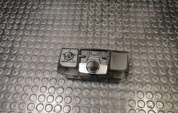 Head unit multimedia control