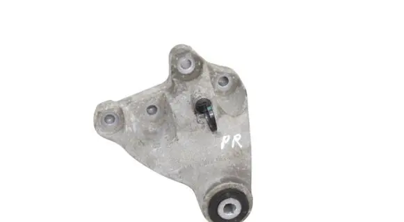 Mercedes-Benz A W176 Engine mounting bracket A2462401109