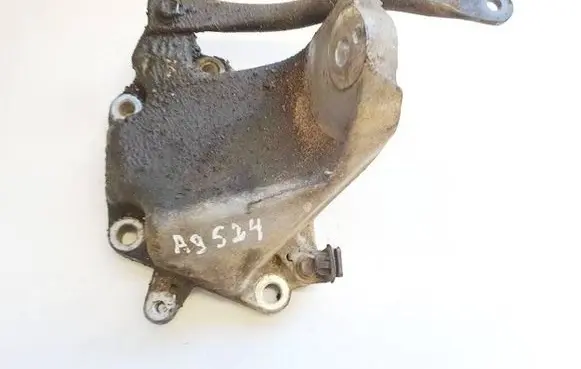 Lexus IS 220D-250-350 Engine mounting bracket