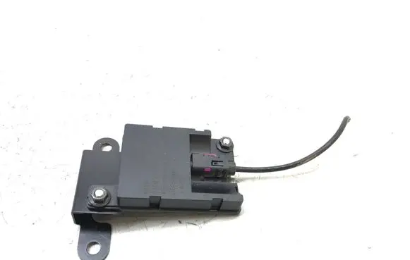 BMW 7 E65 E66 Bluetooth antenna 6928461 K3170