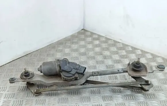 Opel Insignia A Front wiper linkage and motor 13227392