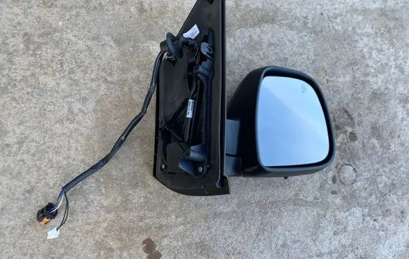 Front door electric wing mirror