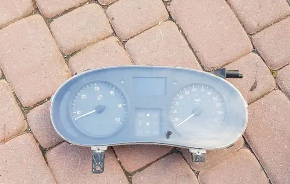 Renault Trafic II (X83) Speedometer (instrument cluster) 8200390136
