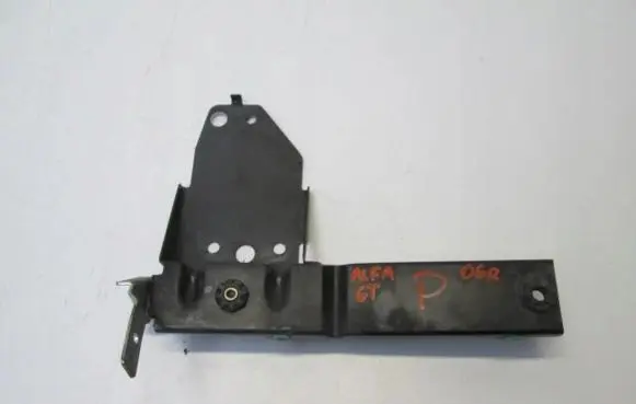 Alfa Romeo GT Radiator mount bracket