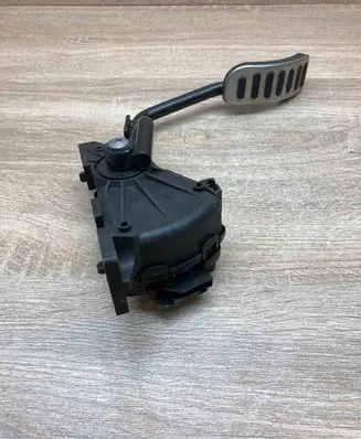Volkswagen Phaeton Accelerator throttle pedal 3D2723503 F30016001