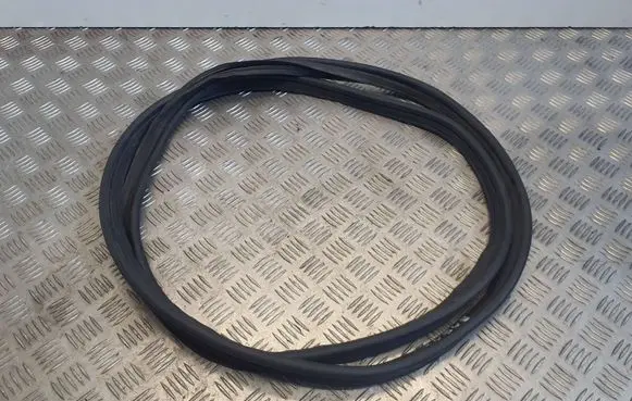 Toyota Avensis T270 Trunk rubber seal (body) 