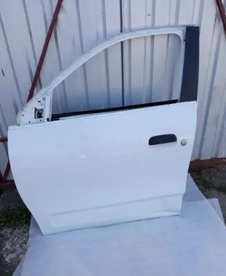 Renault Twingo III Front door
