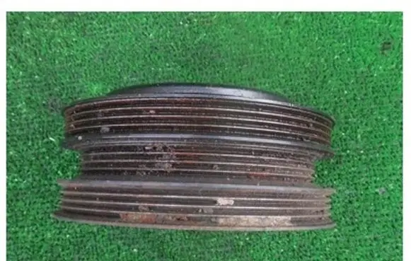 Mitsubishi Pajero Crankshaft pulley