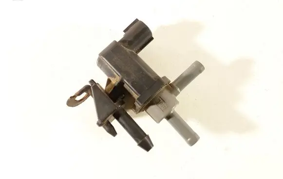 Vacuum valve