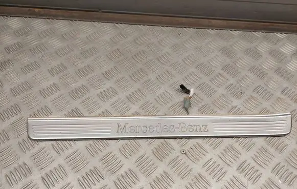 Mercedes-Benz S W222 Front sill trim cover A2226805335 A2226808835
