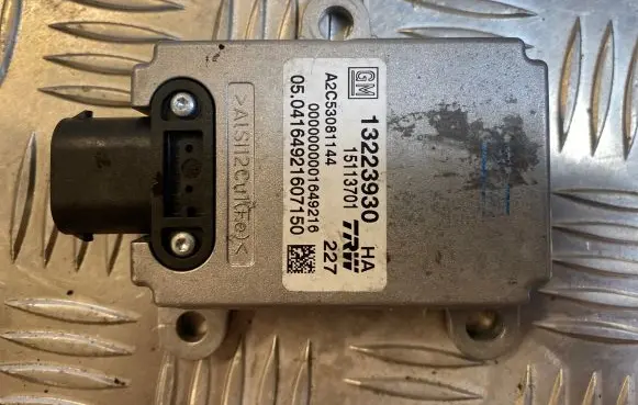 Opel Vectra C ESP acceleration yaw rate sensor 13223930 15113701 A2C53081144
