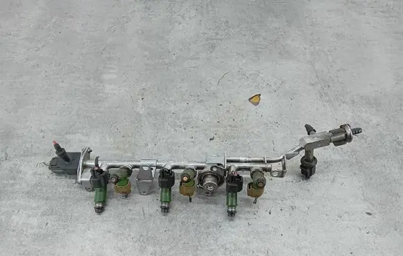 Jaguar X-Type Fuel main line pipe 1X4E-AC