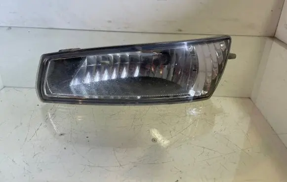 Toyota Avensis Verso Front fog light
