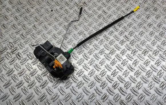 Chevrolet Cruze Rear door lock 13579566