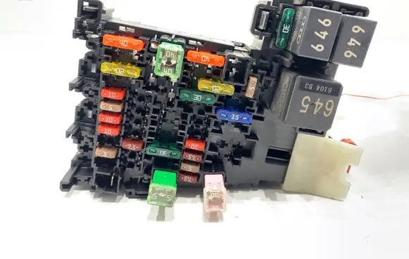 Volkswagen Golf VII Fuse box set 5Q0937615C
