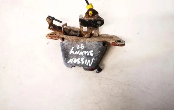 Nissan Sunny Tailgate/trunk/boot lock/catch/latch