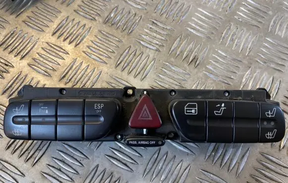 Mercedes-Benz CLK A209 C209 Hazard light switch 2038216579 30834794001 3306100400