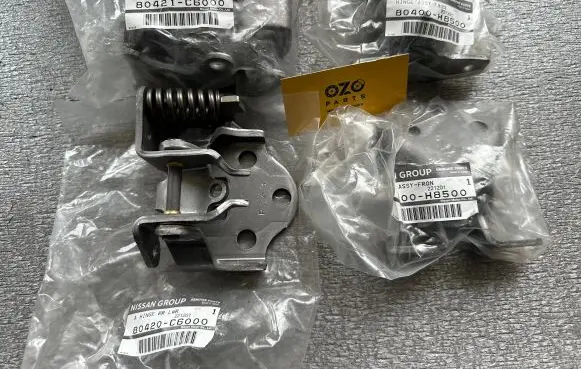 Nissan Patrol Y60 Front door hinge set 80400H8500 80421C6000 80420C6000