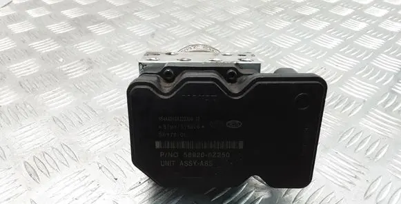 KIA Sportage ABS Pump 589200Z250 5WY7810C