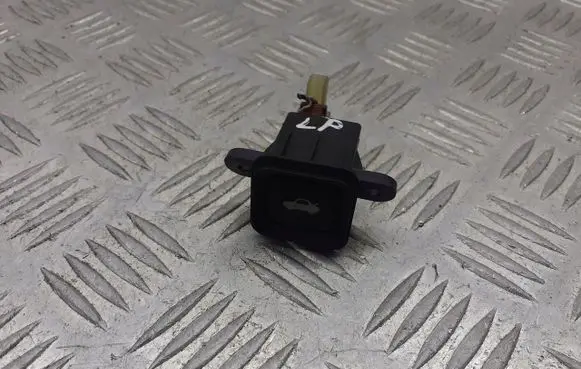 Honda CR-V Tailgate lock latch 