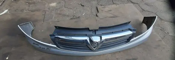 Opel Vivaro Front bumper upper radiator grill