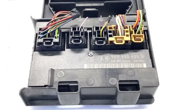 Volkswagen PASSAT B6 Central body control module 3C0959433H