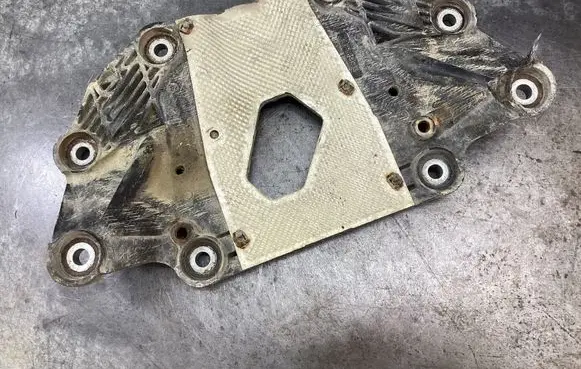 Volvo XC70 Rear differential/diff mount bracket 30639931