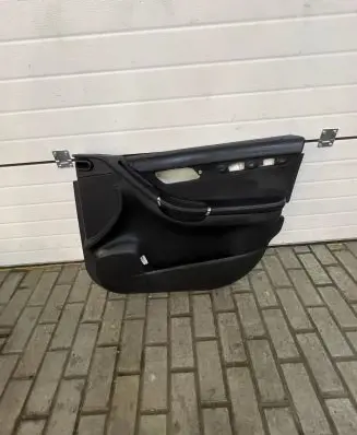 Mercedes-Benz R W251 Front door card panel trim A2517200470 1039373