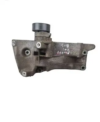 Volkswagen Polo IV 9N3 Engine mounting bracket 036145169G