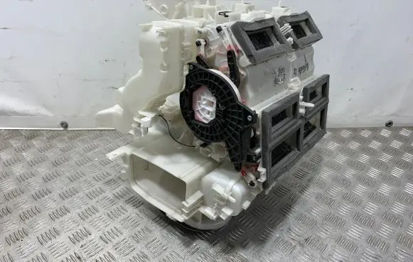 Mitsubishi Outlander IV Interior heater climate box assembly 27115H811A