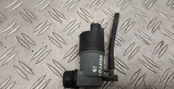 Toyota Verso Windscreen/windshield washer pump 853300F010
